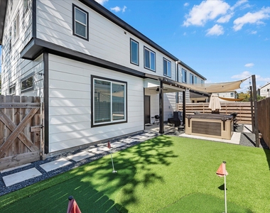 2210 Wipprecht Street - Photo Thumbnail 13