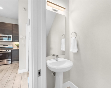 2210 Wipprecht Street - Photo Thumbnail 18