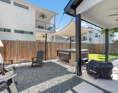 2210 Wipprecht Street - Photo Thumbnail 16