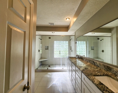 2412 N Mission Circle - Photo Thumbnail 26