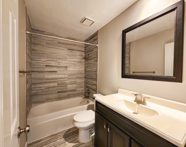 2412 N Mission Circle - Photo Thumbnail 18