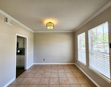2412 N Mission Circle - Photo Thumbnail 3