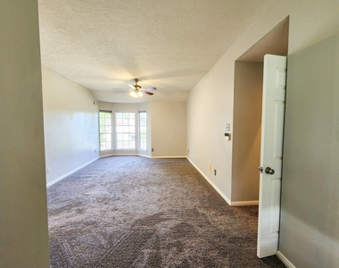 2412 N Mission Circle - Photo Thumbnail 21