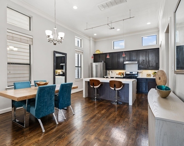 1708 Dart Street - Photo Thumbnail 8
