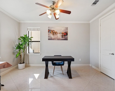 1708 Dart Street - Photo Thumbnail 2