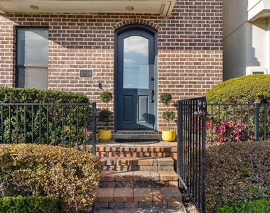 1708 Dart Street - Photo Thumbnail 1