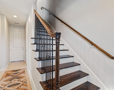 1708 Dart Street - Photo Thumbnail 4