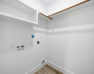 8531 Rinn Street - Photo Thumbnail 16