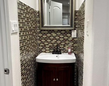 2809 Tooke Street - Photo Thumbnail 3