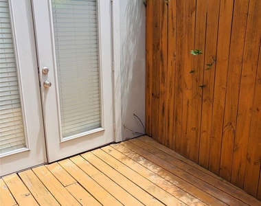 15193 Kimberley Court - Photo Thumbnail 25
