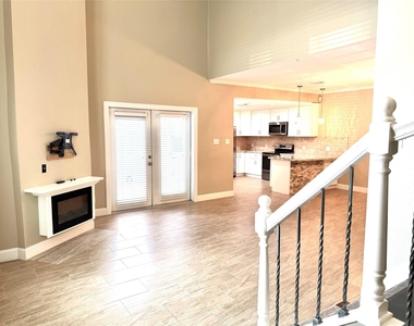15193 Kimberley Court - Photo Thumbnail 5