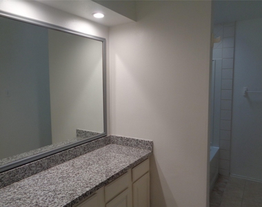 9414 Westacre Place - Photo Thumbnail 20
