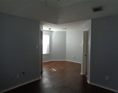 9414 Westacre Place - Photo Thumbnail 18