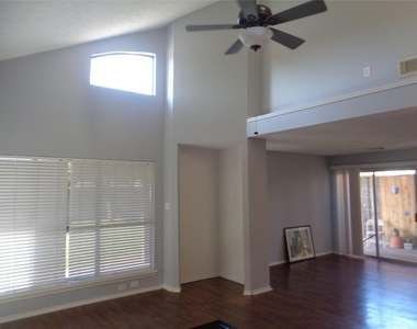 9414 Westacre Place - Photo Thumbnail 6