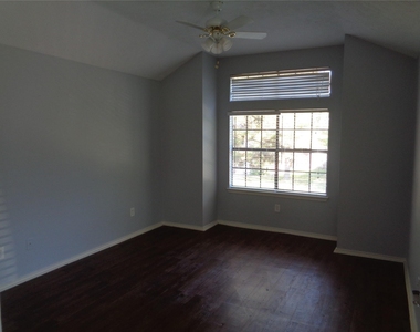 9414 Westacre Place - Photo Thumbnail 22