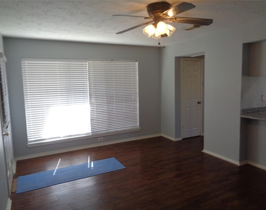 9414 Westacre Place - Photo Thumbnail 10
