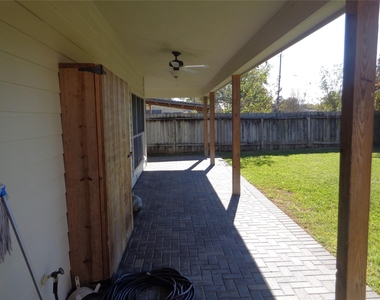 9414 Westacre Place - Photo Thumbnail 12