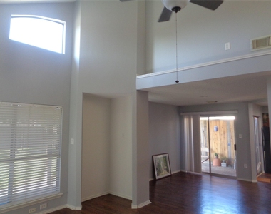 9414 Westacre Place - Photo Thumbnail 7