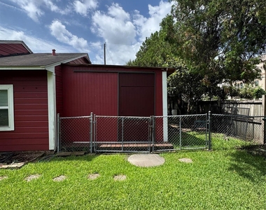 6629 Corbin Street - Photo Thumbnail 2