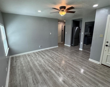 6629 Corbin Street - Photo Thumbnail 4