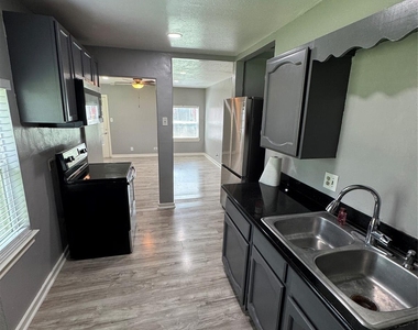 6629 Corbin Street - Photo Thumbnail 6