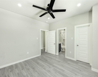 8157 Tate Street - Photo Thumbnail 20