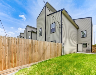 8157 Tate Street - Photo Thumbnail 22