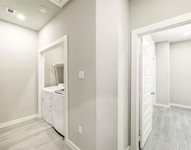 8157 Tate Street - Photo Thumbnail 16