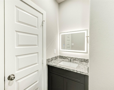 8157 Tate Street - Photo Thumbnail 19