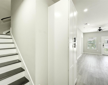8157 Tate Street - Photo Thumbnail 12