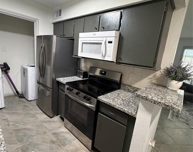 8801 Hammerly Boulevard - Photo Thumbnail 6