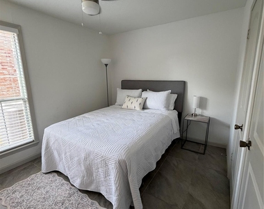 8801 Hammerly Boulevard - Photo Thumbnail 11