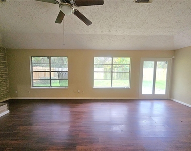 6402 Barrygate Drive - Photo Thumbnail 12