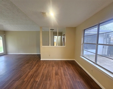 6402 Barrygate Drive - Photo Thumbnail 13