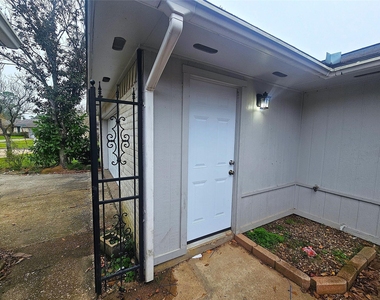 6402 Barrygate Drive - Photo Thumbnail 16