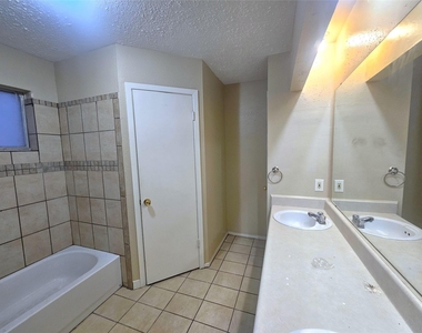 6402 Barrygate Drive - Photo Thumbnail 18