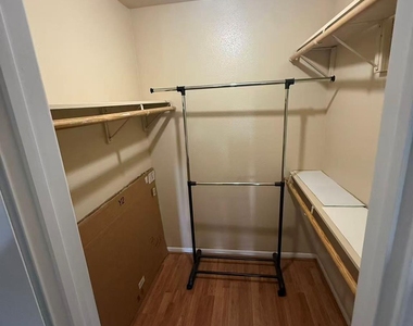 3075 Walnut Bend Lane - Photo Thumbnail 7