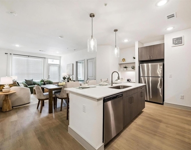 13959 Hillcroft Ave - Photo Thumbnail 2