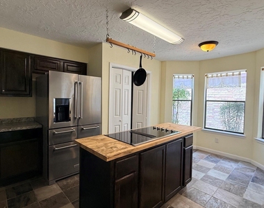 1208 Normans Woods Street - Photo Thumbnail 6