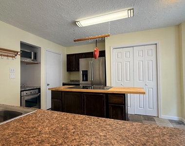 1208 Normans Woods Street - Photo Thumbnail 8
