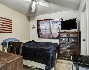7006 Zieglers Grove - Photo Thumbnail 10
