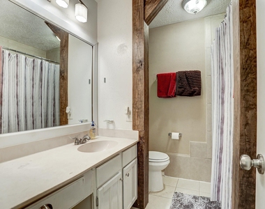 7006 Zieglers Grove - Photo Thumbnail 11