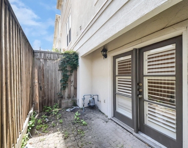 1912 Greenwich Place Drive - Photo Thumbnail 23