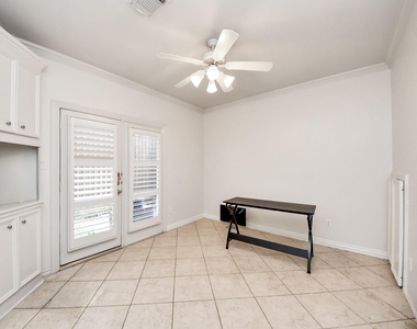 1912 Greenwich Place Drive - Photo Thumbnail 3