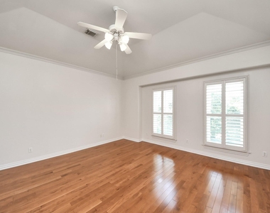 1912 Greenwich Place Drive - Photo Thumbnail 16