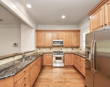 1912 Greenwich Place Drive - Photo Thumbnail 10
