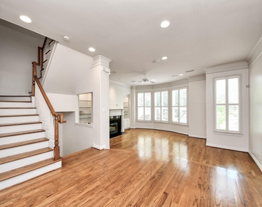 1912 Greenwich Place Drive - Photo Thumbnail 5