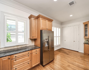 1912 Greenwich Place Drive - Photo Thumbnail 12