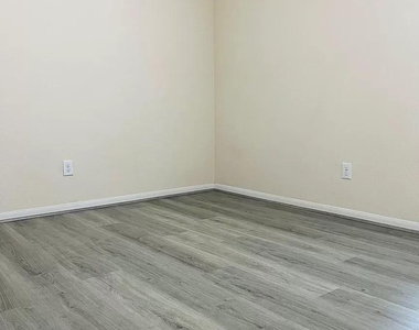 3247 Upland Spring Trce - Photo Thumbnail 5