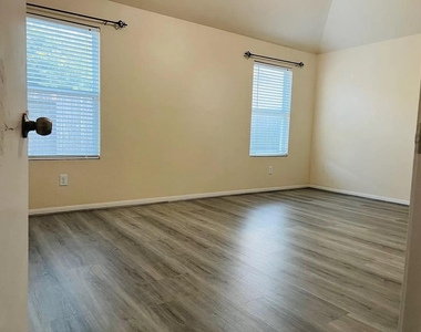 3247 Upland Spring Trce - Photo Thumbnail 4